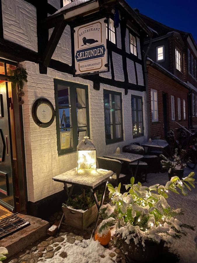 里伯Restaurant Saelhunden住宿加早餐旅馆 外观 照片